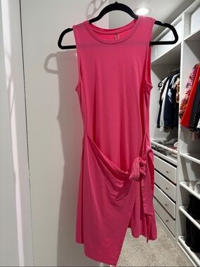 Beyond Yoga Sleeveless Hot Pink Tie-Waist Dress